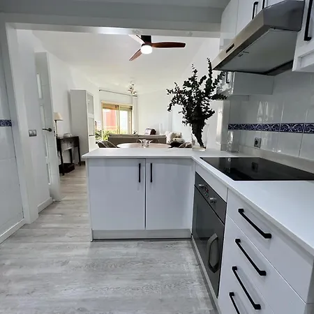 Fuengirola, Dona Sofia Amazing Sea View * פואנגירולה