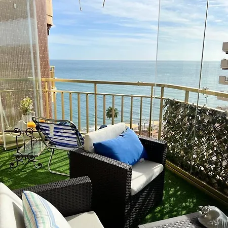 Fuengirola, Dona Sofia Amazing Sea View * 丰希罗拉